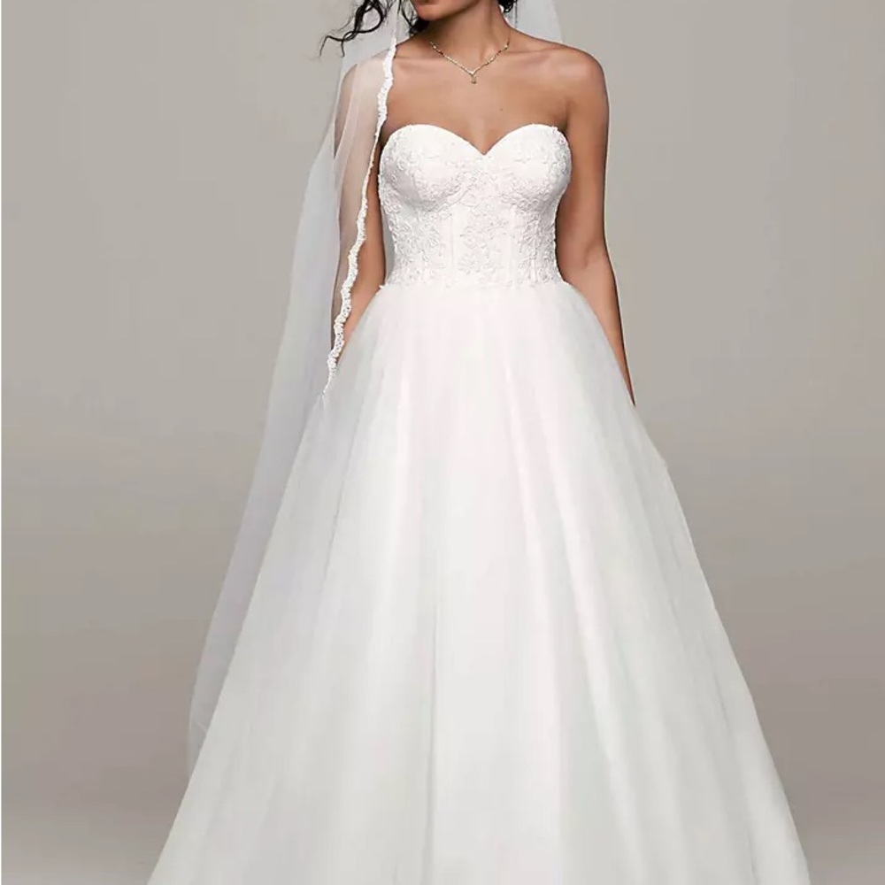 David's Bridal White Sweetheart A-Line Wedding Gown